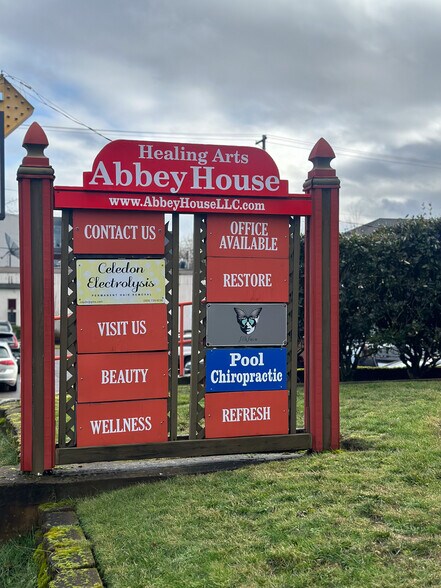 More Photos Of 2928 SE Hawthorne Blvd, Portland Office For Sale