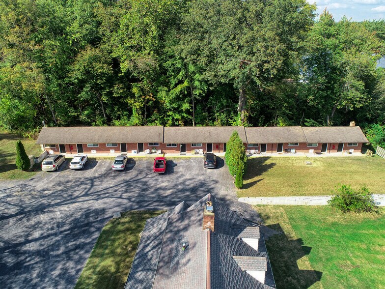 More Photos Of 669 Broadway, Ulster Park Hotel For Sale