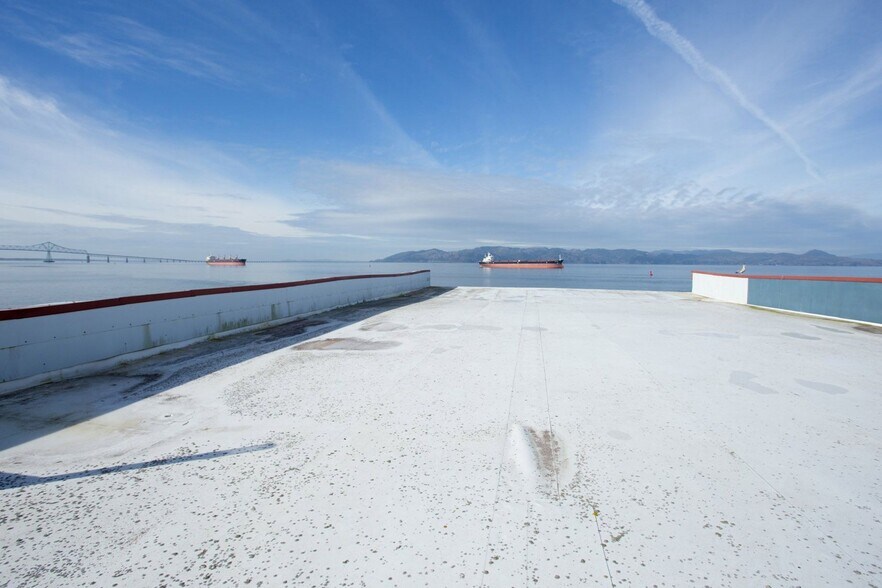 More Photos Of 100 31st St, Astoria Warehouse For Sale