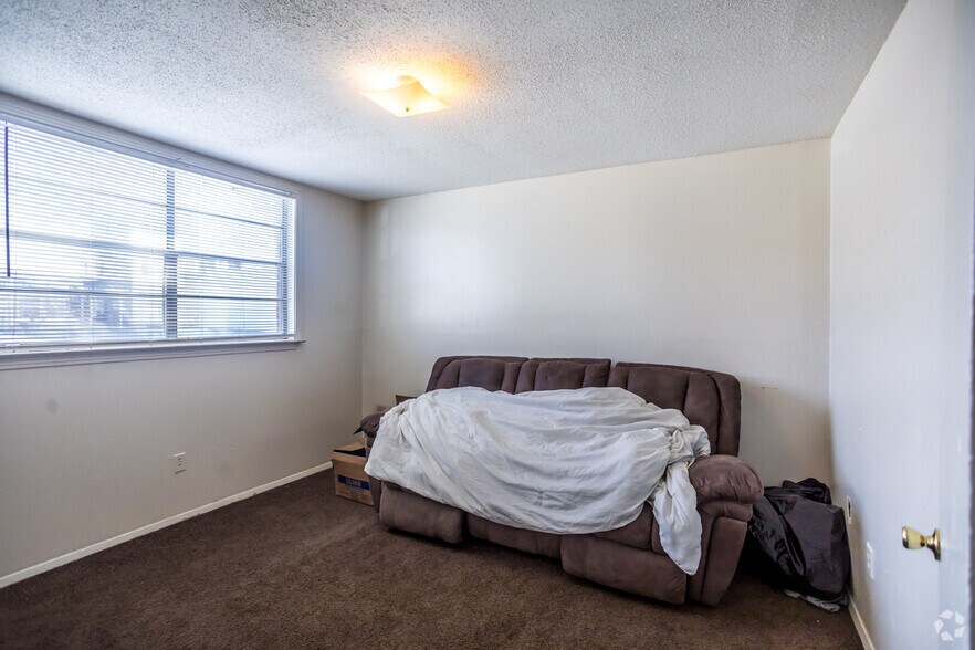 More Photos Of 2227 Airways Blvd, Memphis Apartments For Sale