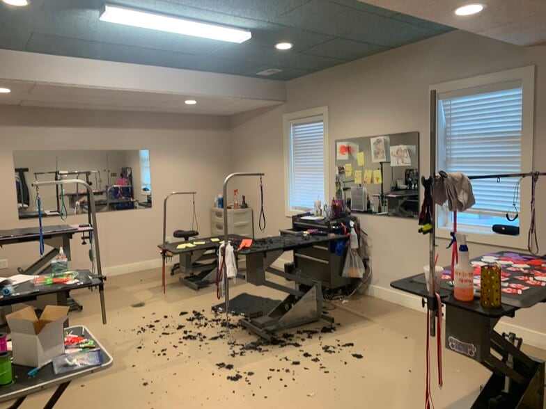 More Photos Of 421 Ermine Rd, West Columbia Warehouse For Sale