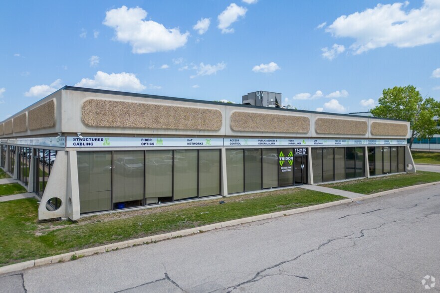 More Photos Of 2135 32nd Ave NE, Calgary Warehouse For Lease