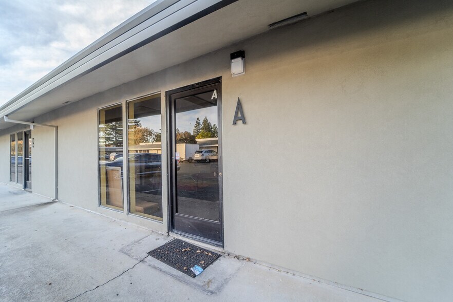 More Photos Of 1548 Poole Blvd, Yuba City Office For Lease
