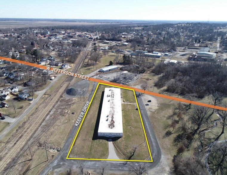 More Photos Of 1015 W Jefferson St, Vandalia Warehouse For Sale