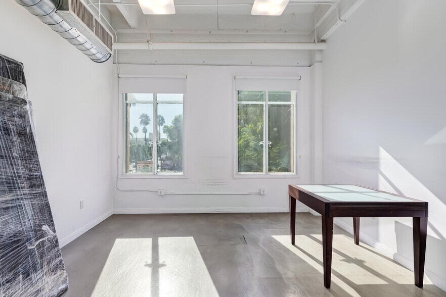 More Photos Of 6253 Hollywood Blvd, Los Angeles Loft Creative Space For Sale
