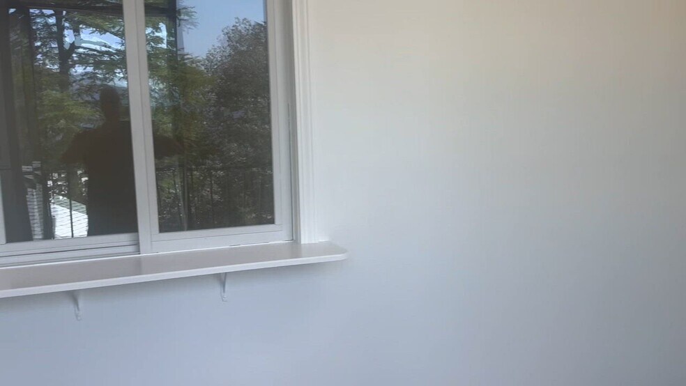 Primary Photo Of 2505 Foothill Blvd, La Crescenta Office For Lease