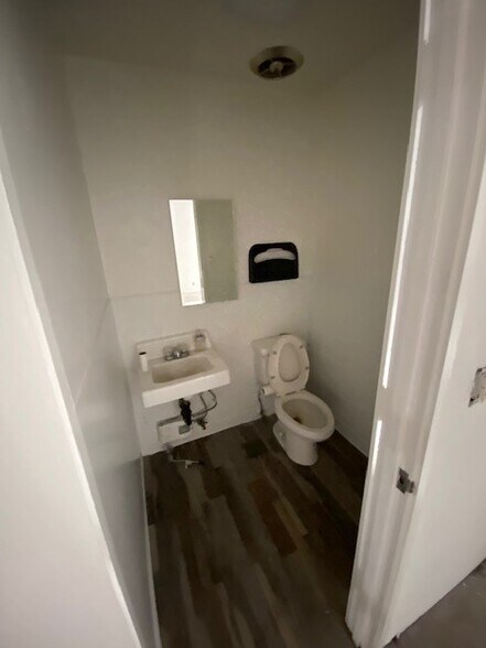 More Photos Of 6875-6901 La Palma Ave, Buena Park Freestanding For Lease