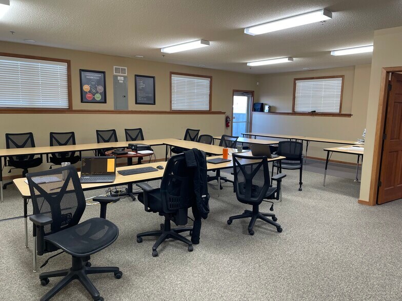 More Photos Of 2167 Northdale Blvd NW, Coon Rapids Office For Sale