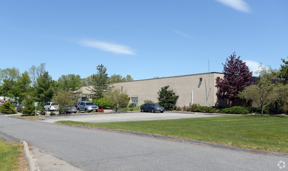 More Photos Of 515 Narragansett Park Dr, Pawtucket Manufacturing For Lease