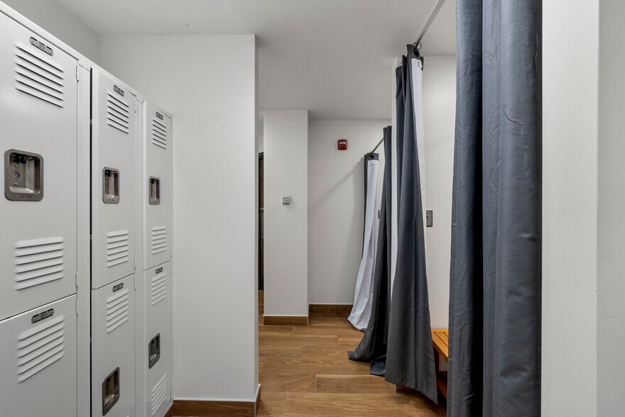 More Photos Of 400 W 48th Ave, Denver Office For Sale