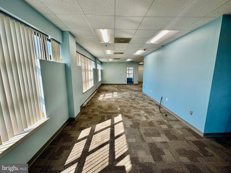 More Photos Of 1201 Pemberton Dr, Salisbury Medical For Lease