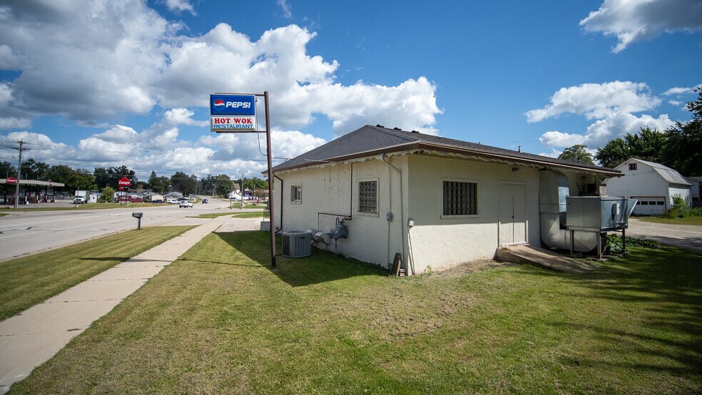 More Photos Of 305 W Highway St, Dodge Center General Retail For Sale