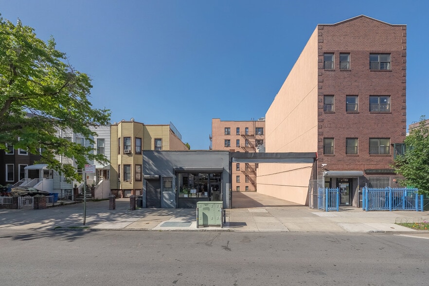 Primary Photo Of 3210 31st Ave, Astoria Land For Sale