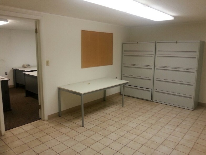 More Photos Of 7019 E Dominick St, Rome Auto Dealership For Lease
