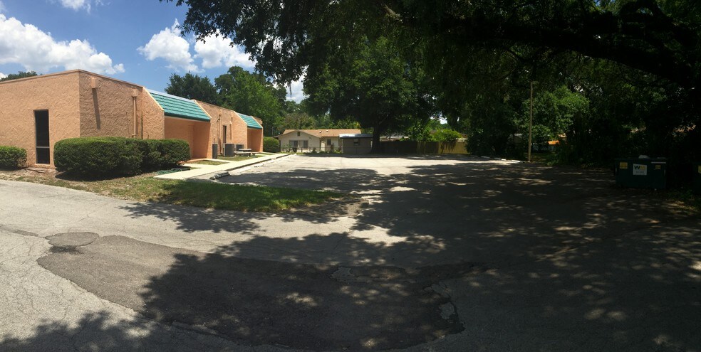 More Photos Of 303 Bryan Rd, Brandon Medical For Lease