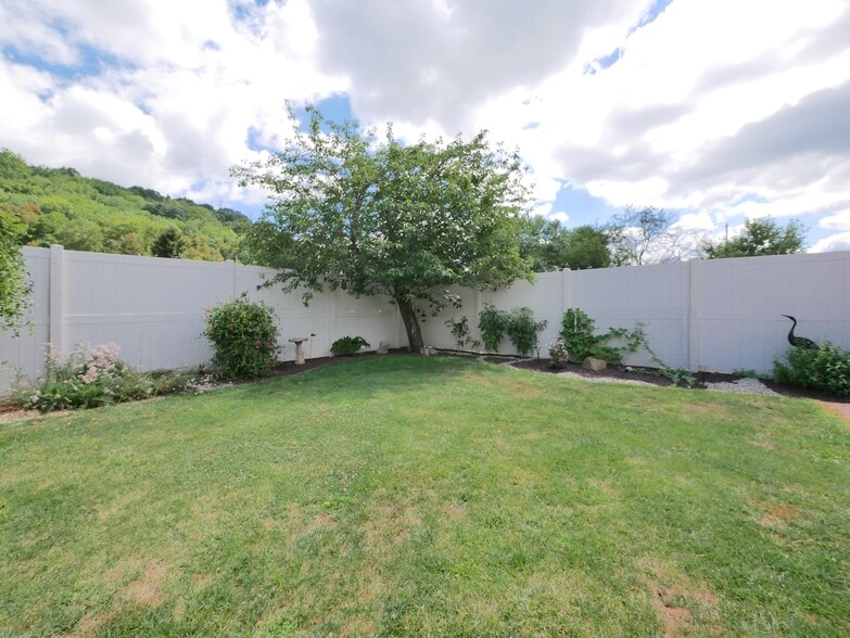 More Photos Of 56721 Ferry Landing Rd, Shadyside Shelter For Sale