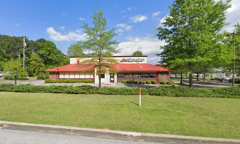 More Photos Of 2500 McFarland Blvd, Northport Fast Food For Sale