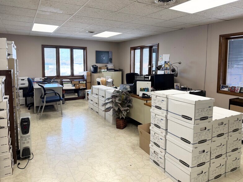 More Photos Of 2705 S Pleasant Valley Rd, Winchester Distribution For Lease
