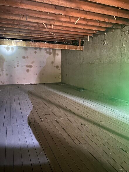 More Photos Of 135 S Wayne St, Milledgeville General Retail For Sale