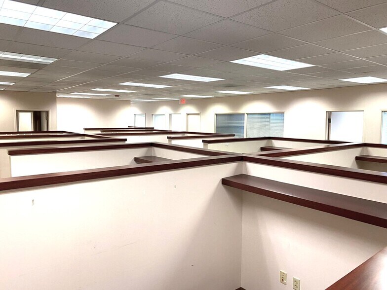 More Photos Of 15280 NW 79th Ct, Miami Lakes Office Residential For Lease