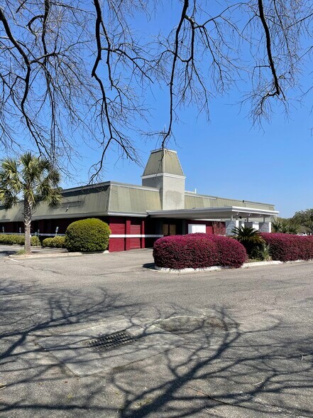 More Photos Of 2080 Sam Rittenberg Blvd, Charleston Restaurant For Lease