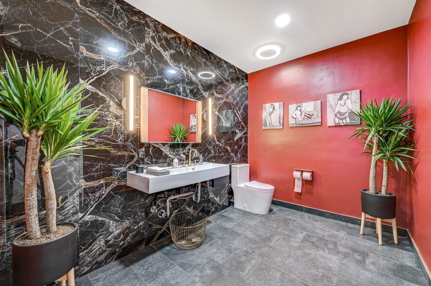 More Photos Of 319 S 3rd St, Las Vegas Loft Creative Space For Sale