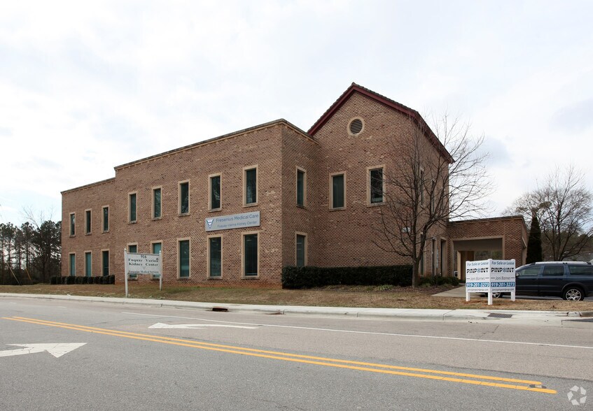 Primary Photo Of 916 S Main St, Fuquay-Varina Medical For Lease