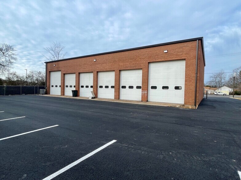 More Photos Of 3925 Lafayette Blvd, Fredericksburg Flex For Lease