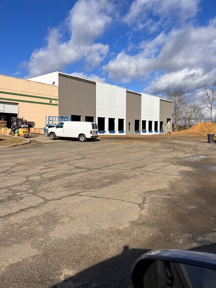 More Photos Of 183 Three Brooks Rd, Freehold Warehouse For Lease