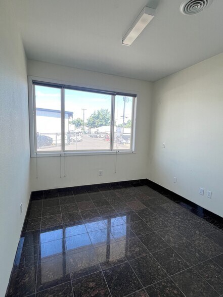 More Photos Of 1715 W Kennewick Ave, Kennewick Medical For Sale