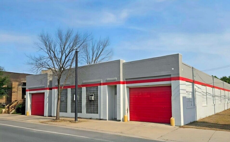 More Photos Of 2414 Irving Rd, Chicago Freestanding For Lease