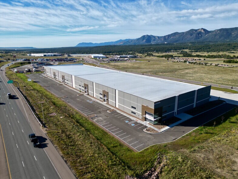 More Photos Of 15707 Terrazzo dr, Colorado Springs Showroom For Lease