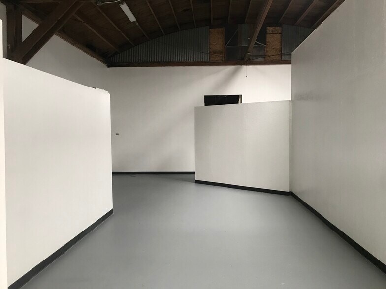 More Photos Of 5838 Woodlawn Ave, Los Angeles Auto Repair For Sale