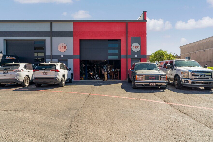 More Photos Of 2100 Double Creek Dr, Round Rock Warehouse For Sale