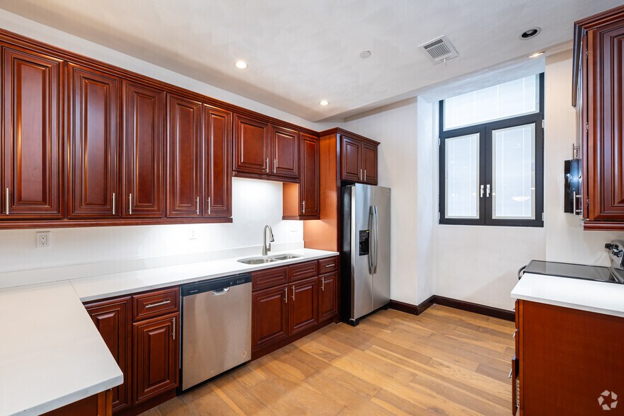 More Photos Of 3681 Lindell Blvd, Saint Louis Multifamily For Sale