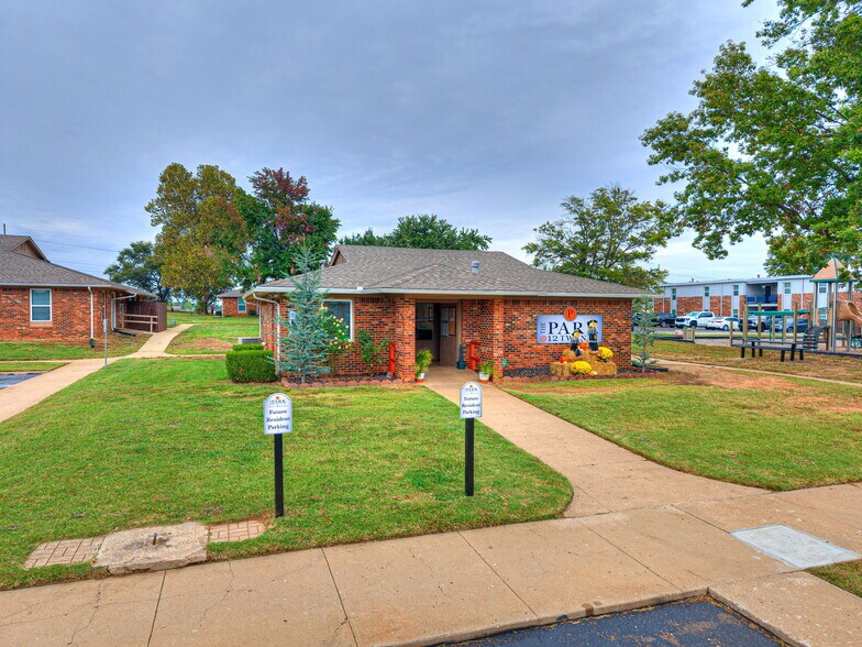 Primary Photo Of 1220 SE 9th St, Pryor Apartments For Sale