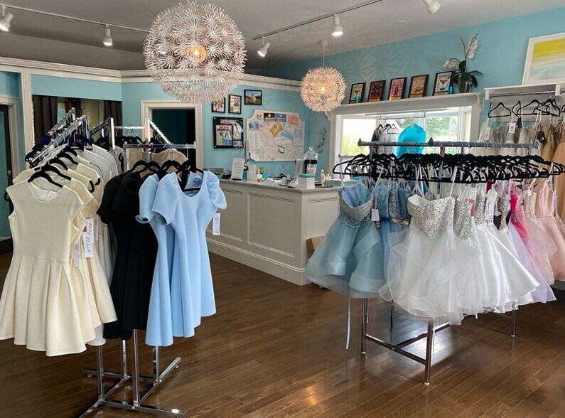 More Photos Of 480 Main St, Armonk Storefront Retail Office For Lease