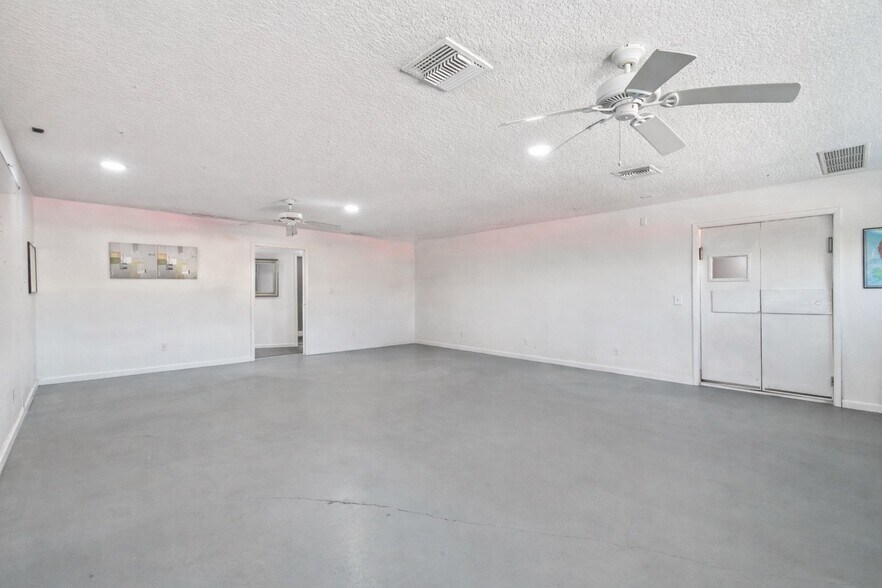 More Photos Of 6010 Wall St, Port Richey Warehouse For Sale