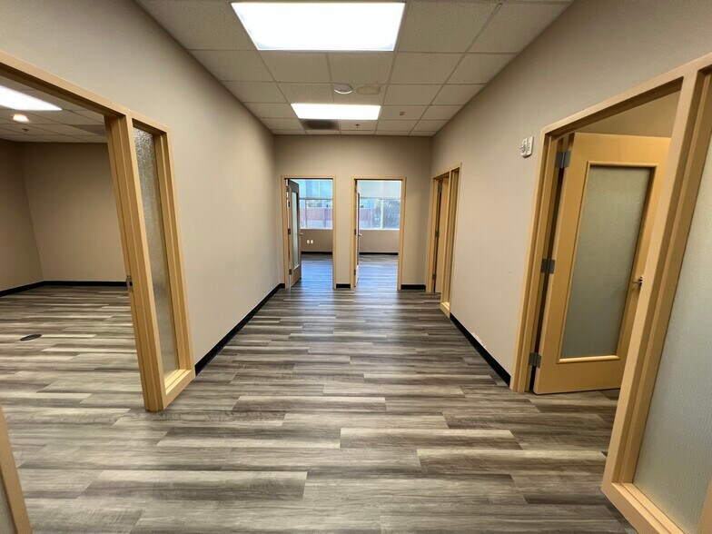 More Photos Of 2315 W Arbors Dr, Charlotte Medical For Lease