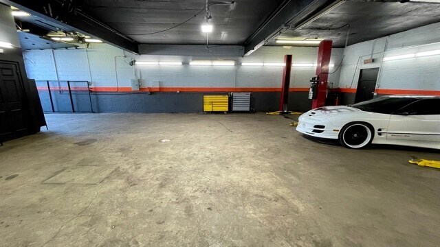 More Photos Of 860 Orange Ave, West Haven Auto Dealership For Lease