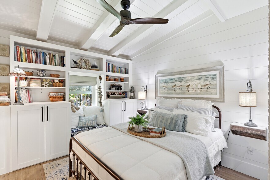 More Photos Of 840 Myrtle Ter, Naples Freestanding For Sale