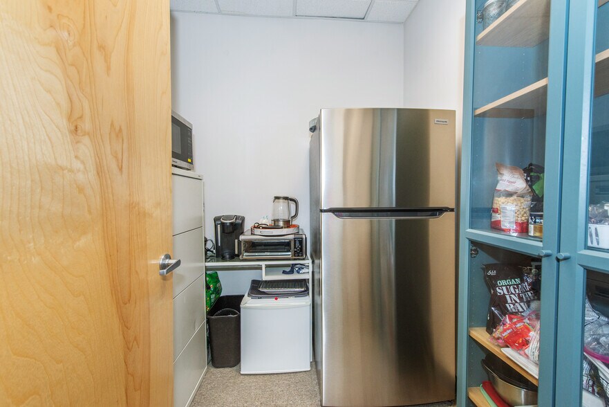 More Photos Of 504 Hamburg Tpke, Wayne Medical For Sale