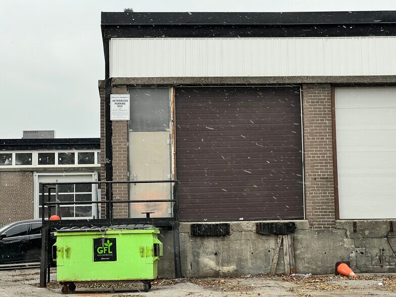 More Photos Of 581-597 Trethewey Dr, Toronto Warehouse For Lease