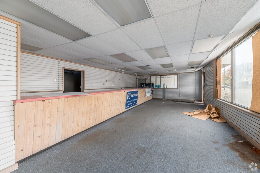 More Photos Of 630 Maryland Ave, Charleston Warehouse For Lease