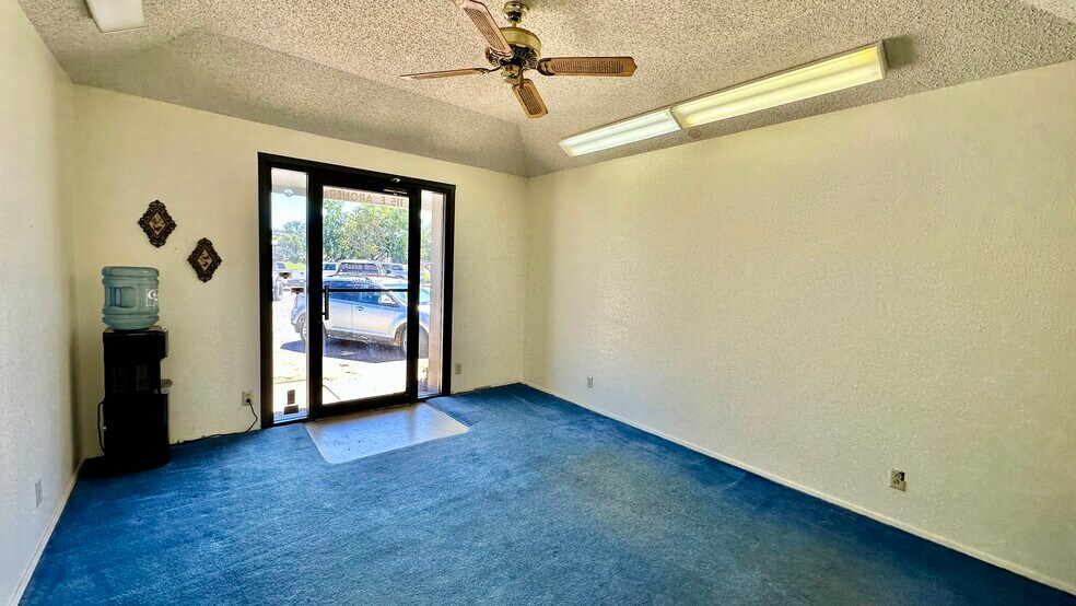 More Photos Of 115 Archer St, Jacksboro Office For Lease