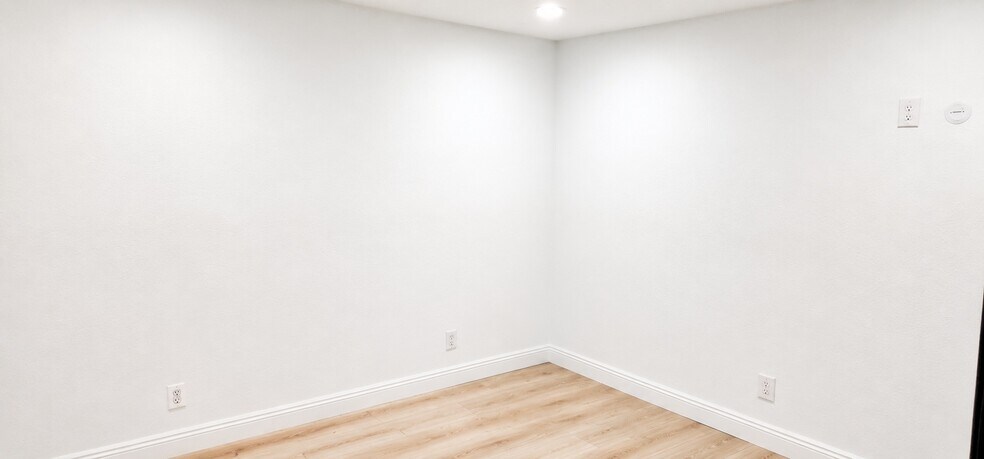More Photos Of 4516 W Charleston Blvd, Las Vegas Freestanding For Sale