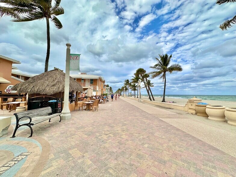 More Photos Of 2212 N Surf Rd, Hollywood Specialty For Sale