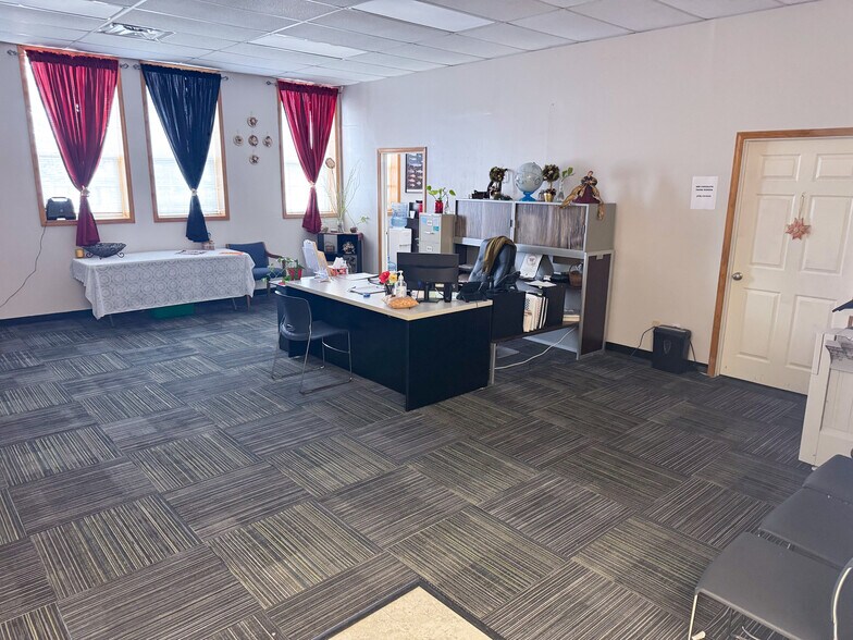 More Photos Of 800 E Emma Ave, Springdale Office For Sale