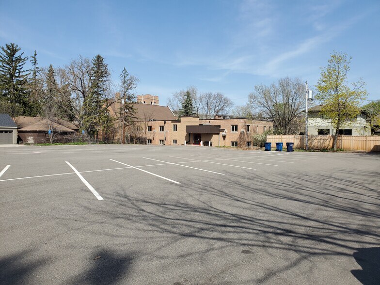 More Photos Of 4201 W 50th St, Edina Specialty For Sale