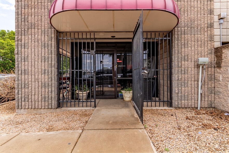 Primary Photo Of 6016 N 57th Ave, Glendale Warehouse For Sale